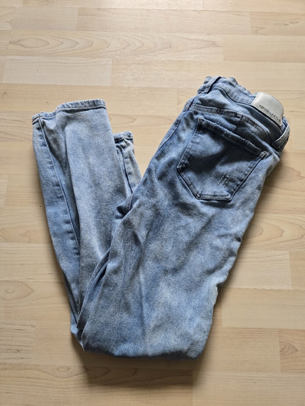 Kendall+Kylie The High Rise Straight Distressed Jeans Size 9/29